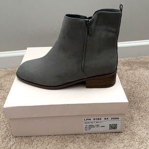 Women’s Gray Chelsea Style Boots